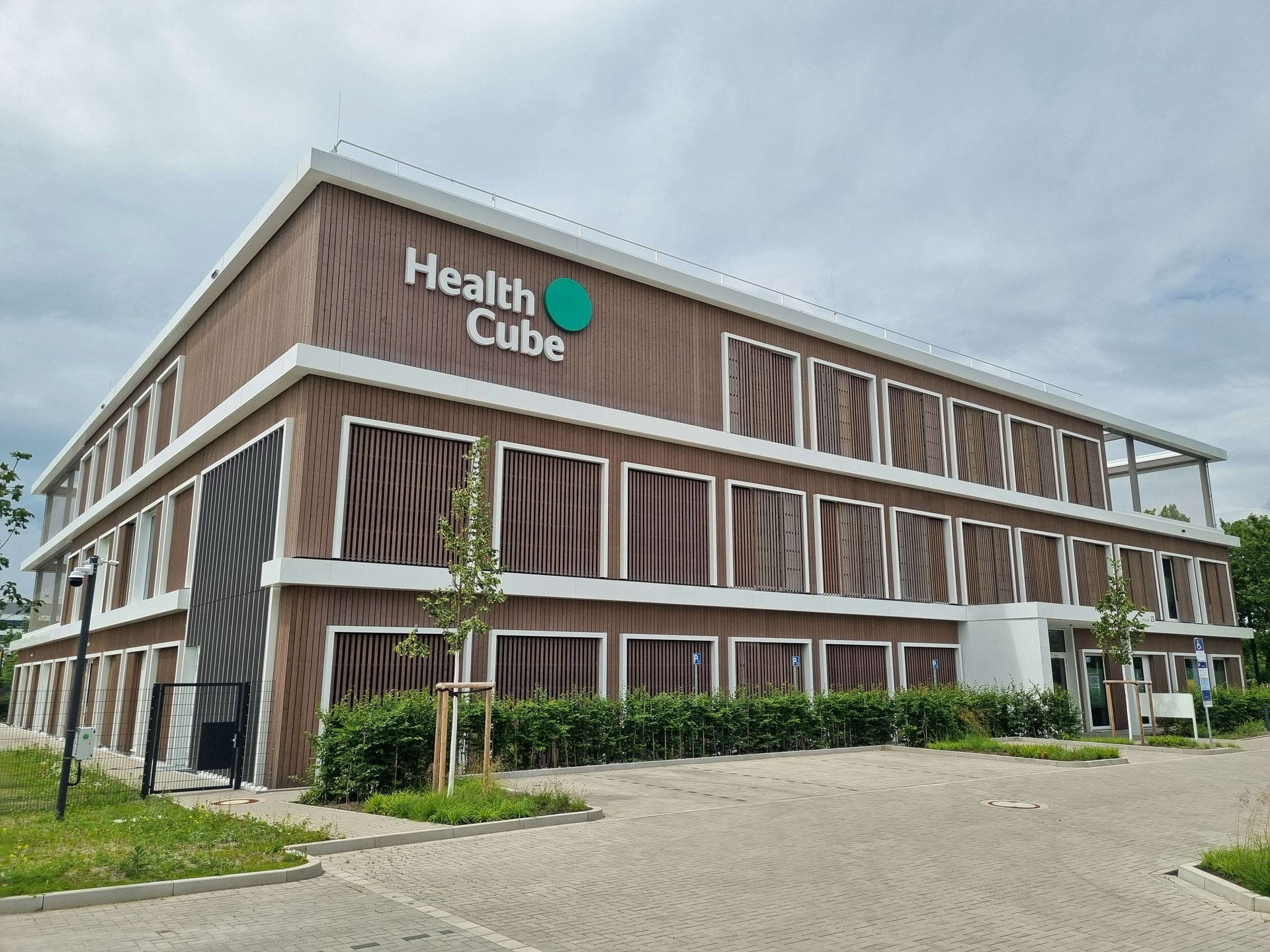 Außenansicht des Health Cube Dortmund, Standort des WEIDENSTEIN-Hub